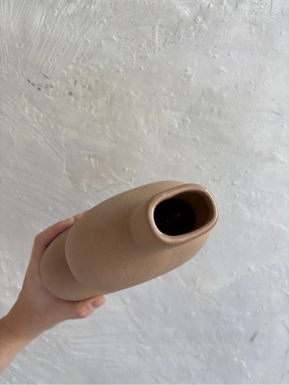 Thresholds short organic modern ceramic vase